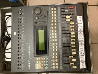 Predam digitalny mixpult Yamaha 01 Programmable - 4
