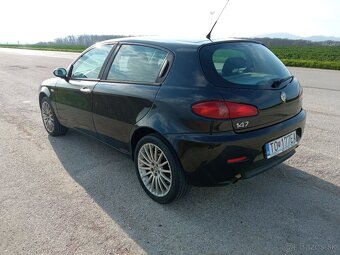 Predám Alfa Romeo 147 1.6 benzín 77kw r.v.2008 - 4