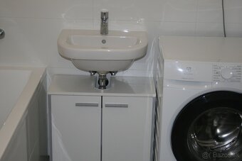 Prenájom 1,5 izb.bytu-Slov.Grob- s par.statím od majiteľa. - 4