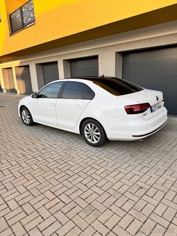 Volkswagen Jetta 1.2 TSI Comfortline - 4