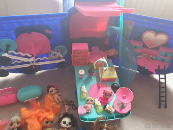 Predám autobus-karavan LOL s bábikami a zariadením - 4