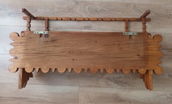 Starožitná drevená selská polica + pozdišovská keramika - 4