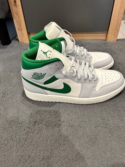 Nike AIR JORDAN 1 MID - 4