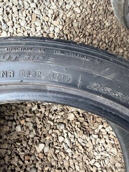Nexen 255/40ZR19 - 4