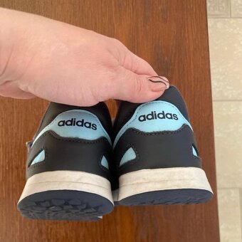 Detske koženne adidas tenisky - 4