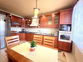 PREDAJ 6 izb DOM NEMŠOVÁ s pozemkom 329 m² - 4