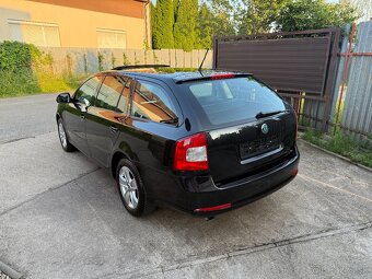 Škoda Octavia Combi 2.0 TDI CR Elegance - 4