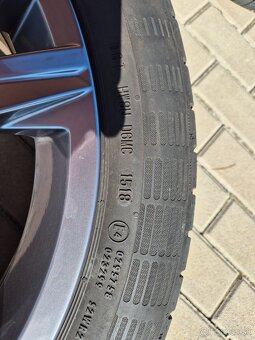 Volkswagen 245/45 R18 - 4