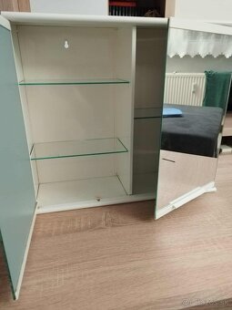 Zrkadlová skrinka - 4