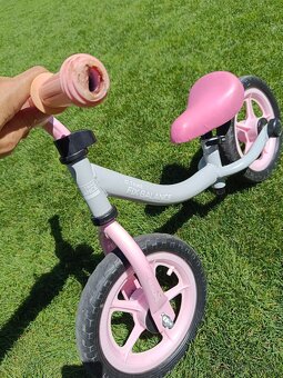 Dievčenske odrážadlo Trike Fix Balance sivo-ružové - 4