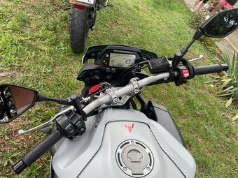 Yamaha MT10 - 4