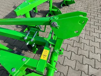 Trojradličný pluh CR-320, pluh za traktor - 4