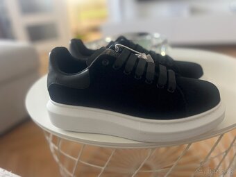 Alexander McQueen tenisky zamatove - 4