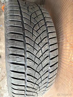 Zimné pneumatiky Goodyear Ultragrip 215/55 R17 98V - 4