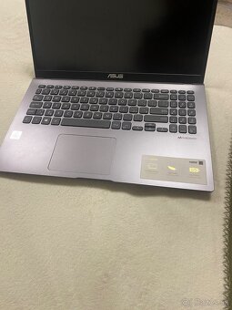 Asus VivoBook - 4
