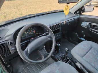 SEAT IBIZA 1,4 44kw 1998 - 4