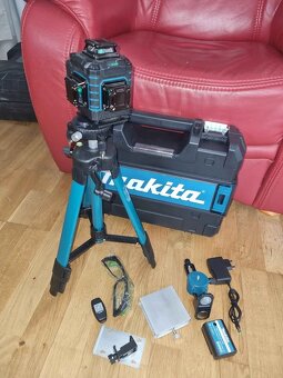 Makita 4D laser 16 líniový – komplet so všetkými dokladmi - 4