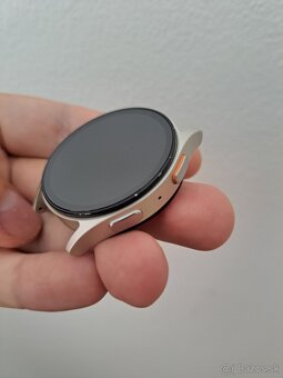 Samsung Galaxy Watch 7 40 mm LTE béžové - 4