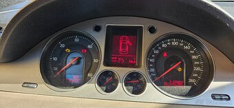 Predám VW passat b6 1.9tdi 77kw - 4