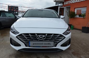 Hyundai i30 Fastback 1,5 TGDi Family 117KW MHeV M6 - 4