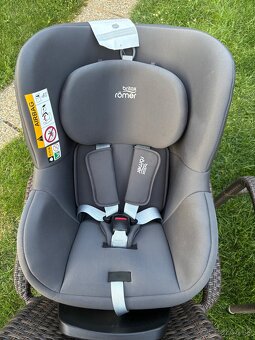 Autosedacka Britax Romer Dualfix plus otocna od narodenia - 4
