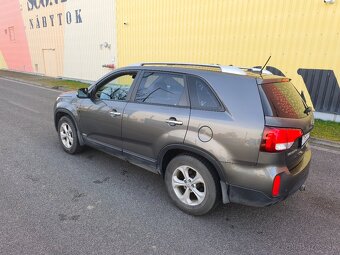Kia Sorento 2.2 CRDI  4x4 automat 7 miestna verzia - 4
