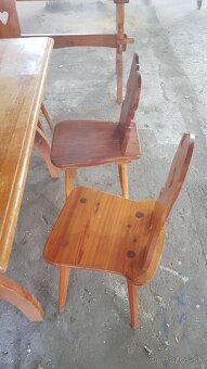 Stôl a stoličky - 4