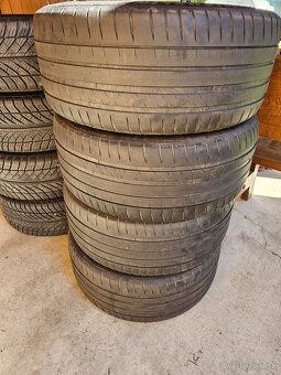 Michelin PILOT SPORT 4 . 245 /40 R19 - 4