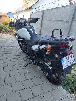 Suzuki DL650A V-Strom - 4