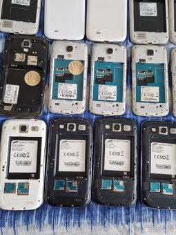 Samsung mobily na náhradné diely - 4