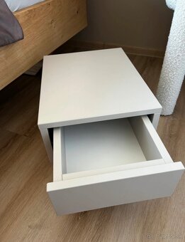 Nočný stolík kašmírovo sivá - 4