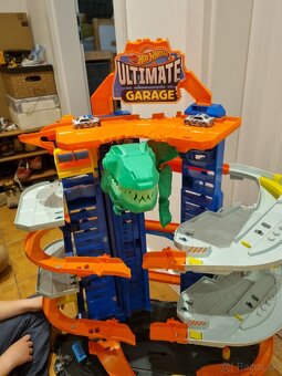 Hotwheels ultimate garage - 4