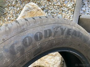 Predám celoročne pneu GOODYEAR 4 SEASONS 235/65 R18 - 4
