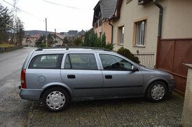 Opel Astra Combi 2.0 DTI z r. 2002 (29.11.2002) - 4