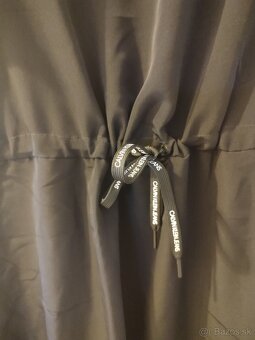 Predam 4 cierne saty.Mango,Zara, Calvin klein spolu za 30€ - 4