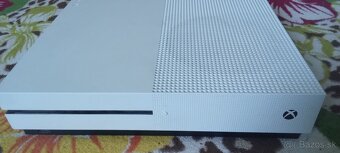 XBOX ONE S + FIFA22 + 2 OVLÁDAČE - 4
