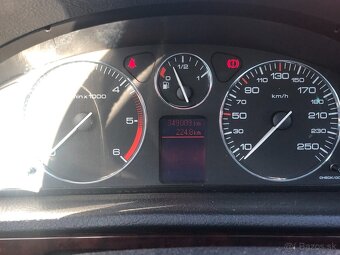 Peugeot 407 - 4
