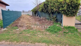 Na predaj stavebný pozemok v obci Mojmírovce - 675 m2 - 4