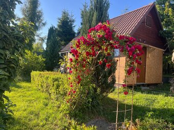 Stavebná parcela s chatkou- Veličná 884m2 - 4