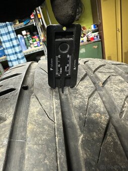 255/40 r19 - 4