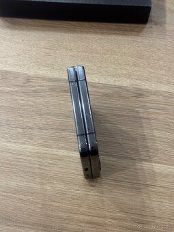 Samsung Z flip 5 512GB Graphite - 4