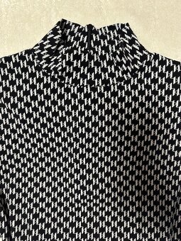 Čiernobiele tričko so stojačikom a monogramom Karl Lagerfeld - 4