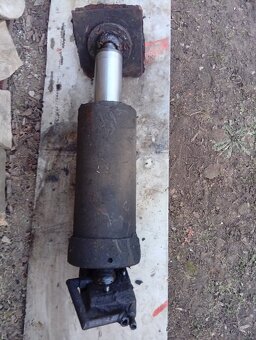 Predám tento kyper z auta Liaz - 4