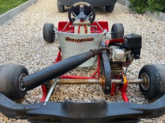 Motokára Gillard - 4