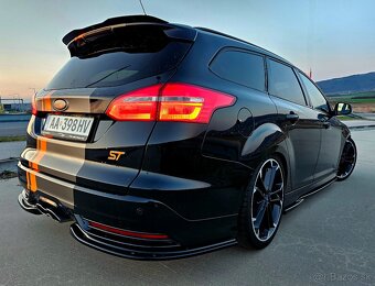 FORD FOCUS 2.0 ST eco boost / Maxton optik / Max vybava - 4