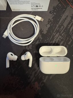 Apple AirPods Pro (2. generácie) s MagSafe puzdrom (USB-C) - 4
