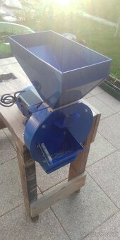 Šrotovník - drvič obilia - kladivkový - 4