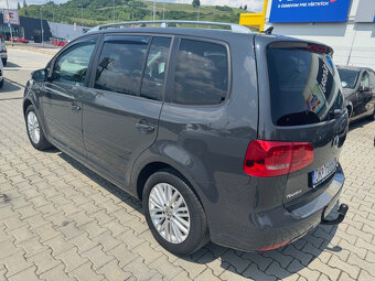 Volkswagen Touran 2.0 TDI BlueMotion Technology Comfortline - 4