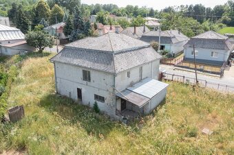 EXKLUZÍVNE vám ponúkame na predaj starší rodinný dom s veľký - 4