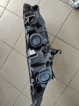 Svetlo Ford Transit Connect - 4